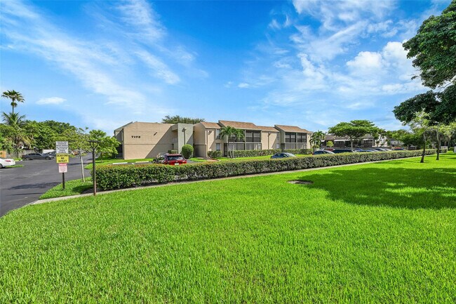 Foto del edificio - 7173 Orange Dr