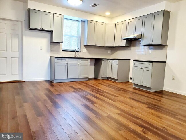 Foto del edificio - 1213 E Lancaster Ave