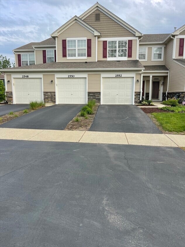 Primary Photo - 2552 Golf Ridge Cir