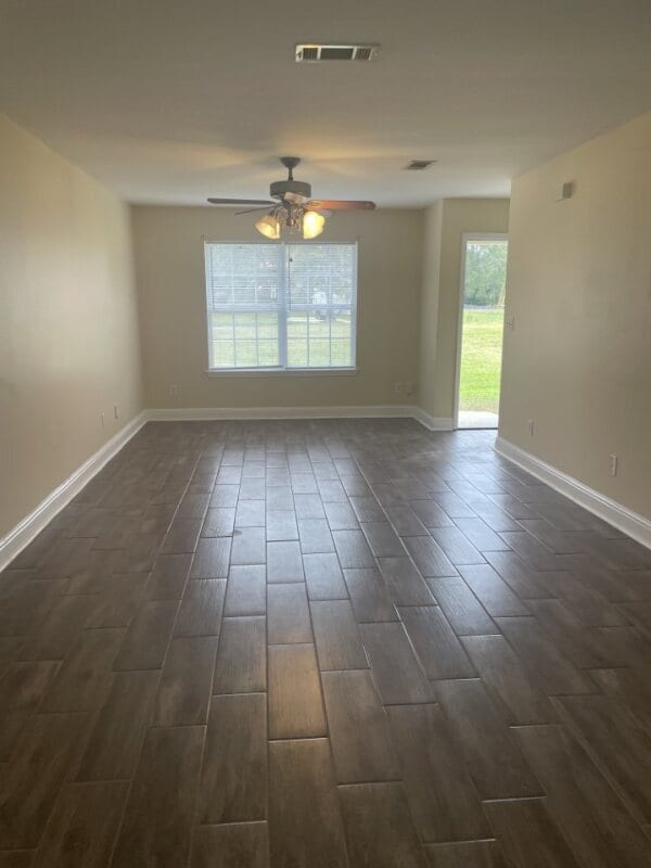 Sala de estar - 10323 Daisy Vestry Rd