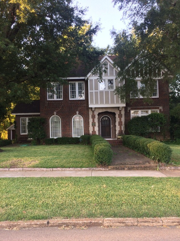 Primary Photo - 625 Bonham St