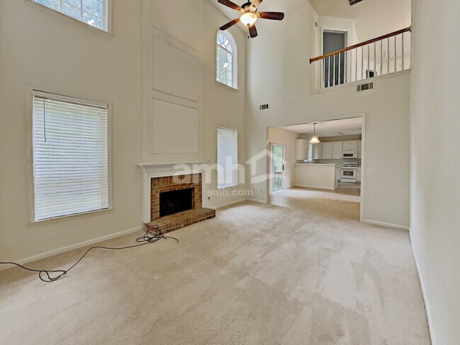 Building Photo - 395 Sable Court