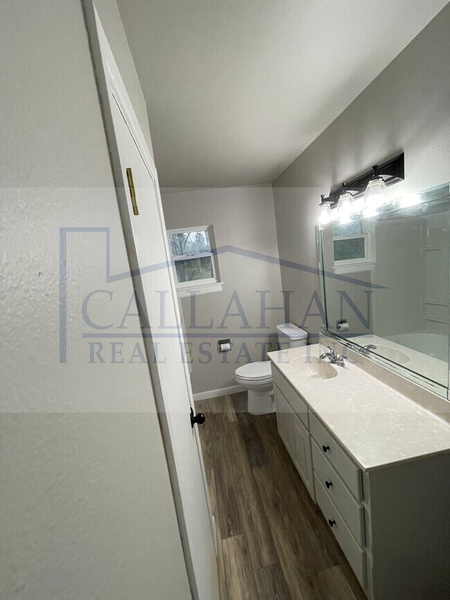 Building Photo - 313 Parkdale Rd