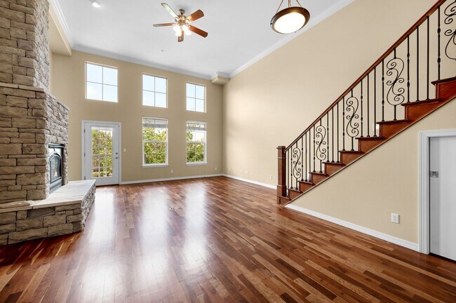 Foto del edificio - 233 E Fountain Blvd
