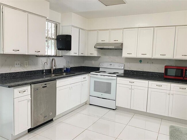Building Photo - 10803 Sela Ln