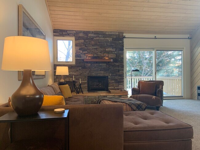 Building Photo - 2662 Ridge Ln