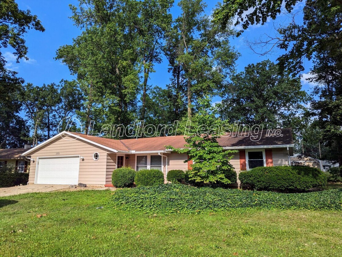 Foto principal - Updated Ranch on Corner Lot in Vermilion