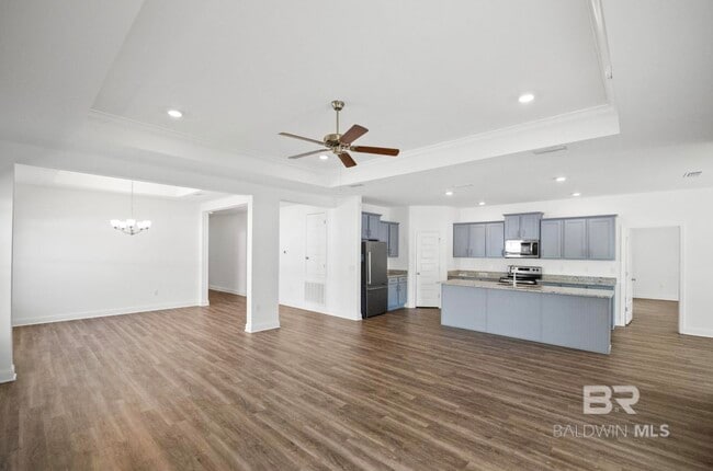 Building Photo - 1301 Holland St