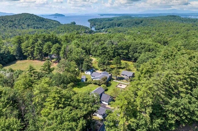 Foto del edificio - 7 Roberts Cove Rd