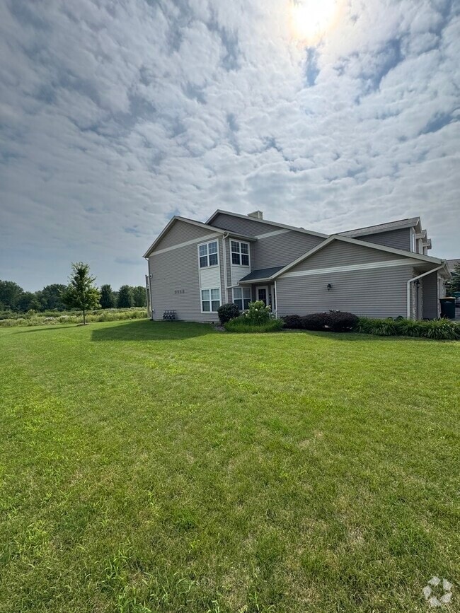 Building Photo - 921 Kelly Ln