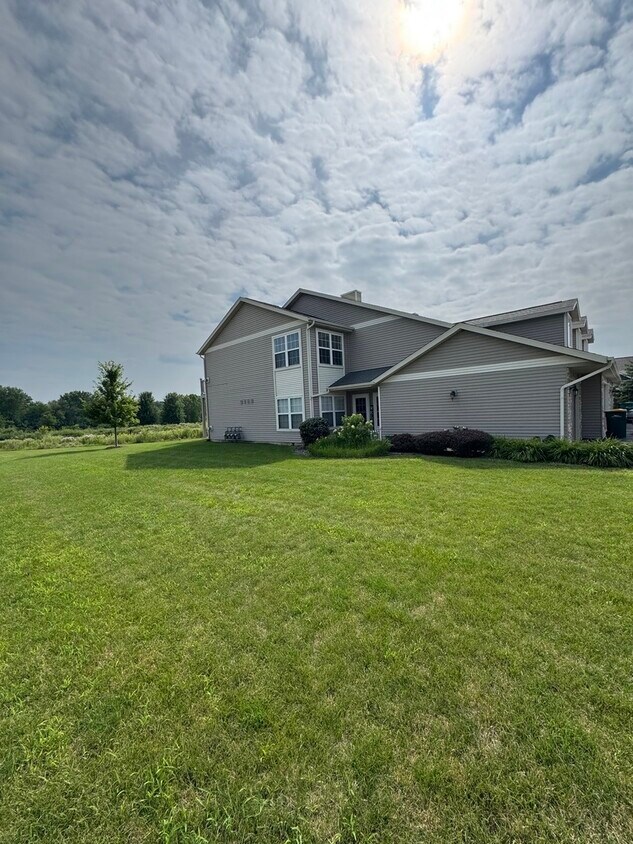 Foto principal - 921 Kelly Ln