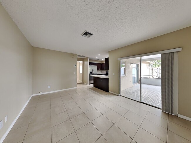 Building Photo - 122 Mayorca Ct