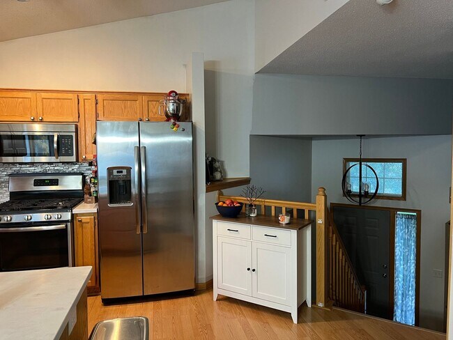 Foto del edificio - Charming 3BR Detached Townhome in Wyoming