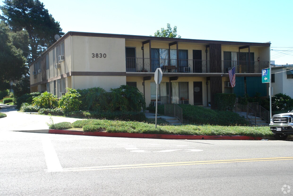 Primary Photo - 3830 Orangedale Ave