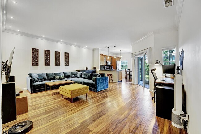 Foto del edificio - 6555 Via Regina