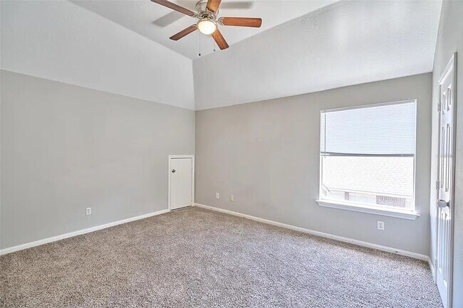 Foto del edificio - 13714 Hillingdale Ln