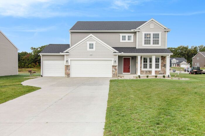 Primary Photo - 59106 Silvergrass Dr