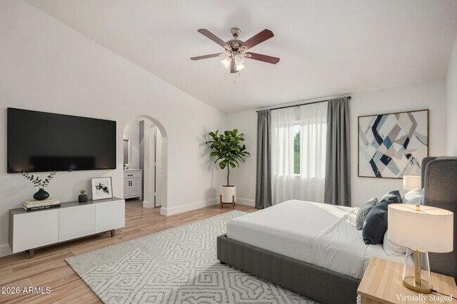 Building Photo - 443 E Meadows Ln