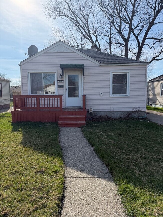 Building Photo - 24593 Wilmot Ave