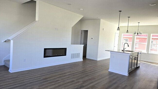 Foto del edificio - 4876 Parkside Ln