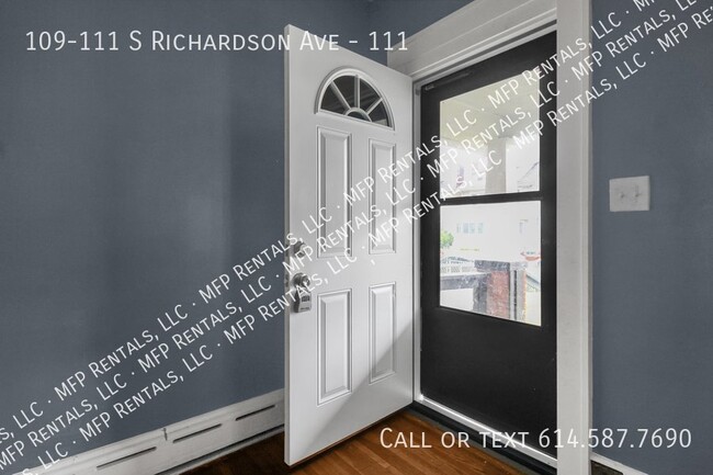 Foto del edificio - 109-111-111 S Richardson Ave