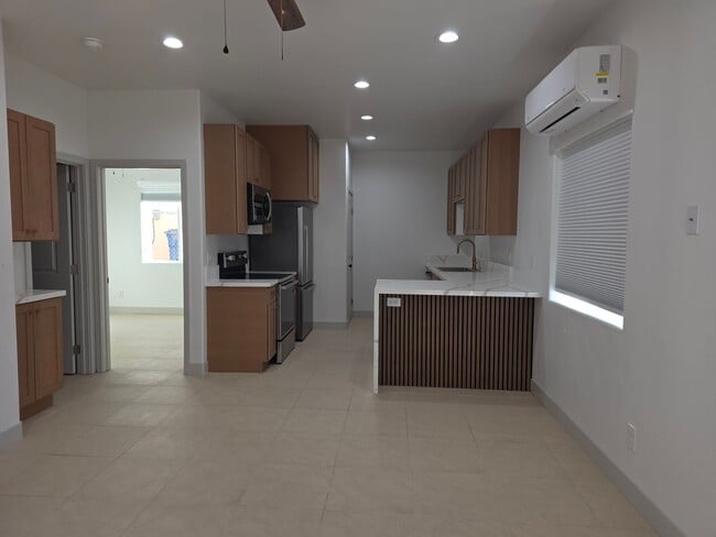 Building Photo - 181 Hacienda Loop