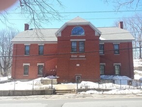Building Photo - 23 Grove 2R Grv