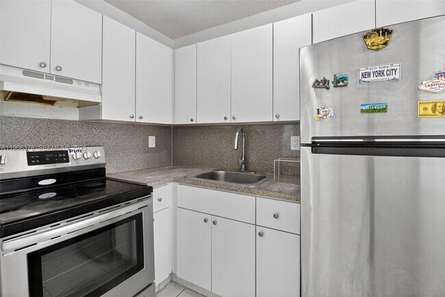 Foto del edificio - 1864 NW 28th St