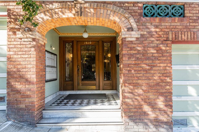 Foto del edificio - 1610 Golden Gate Ave