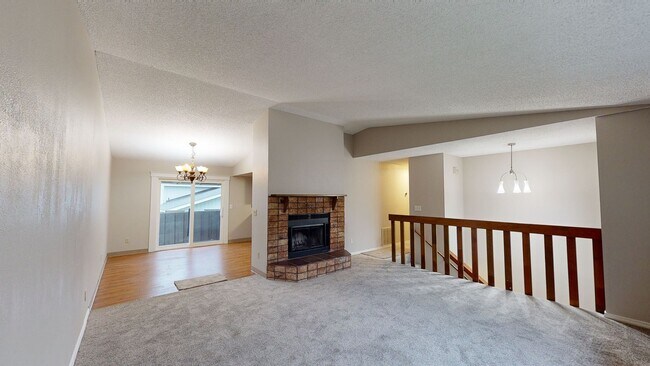 Foto del edificio - Beautiful 4 Bed 2.5 Bath Home Available Now!