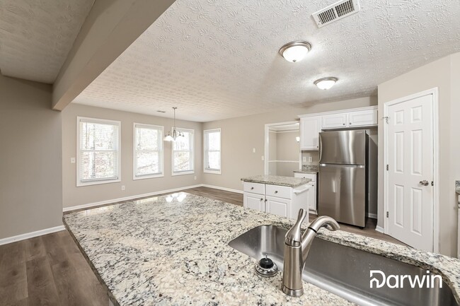 Building Photo - 205 Lakeview Pl