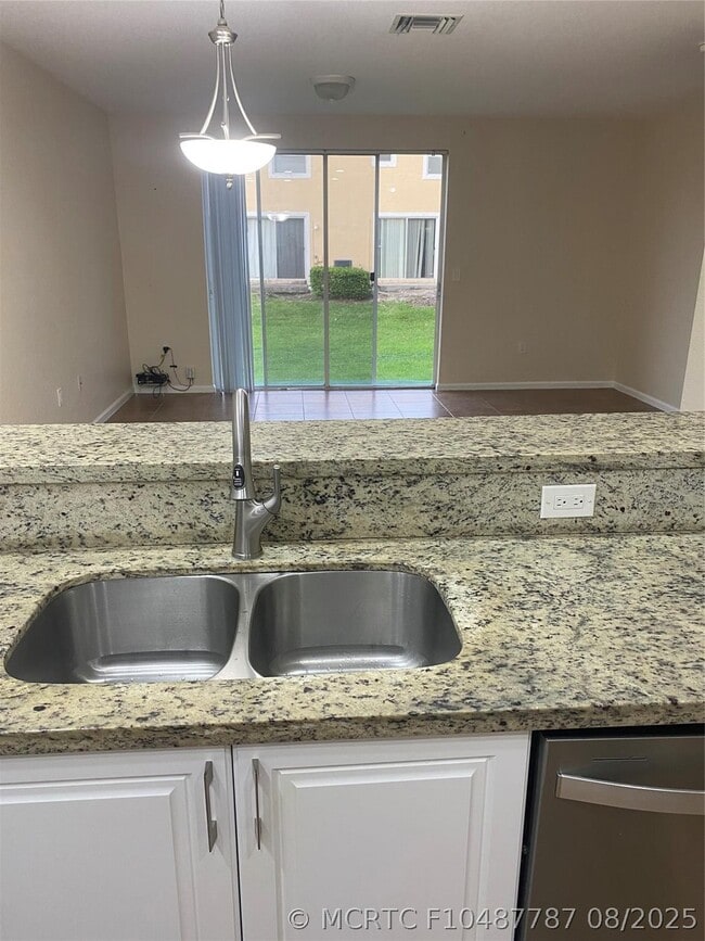 Building Photo - 6300 Landings Way