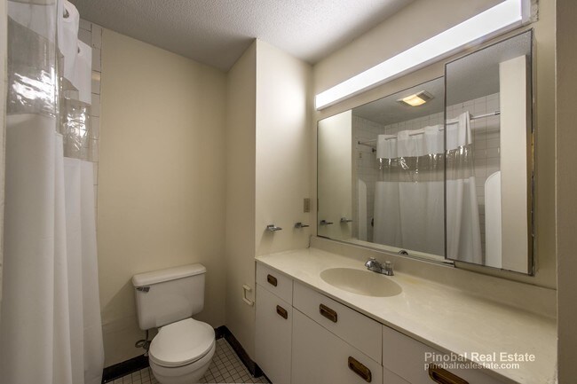 Building Photo - NORTH BEACON WITH AMENITIES