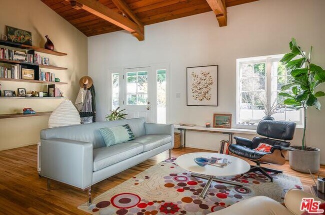 Foto del edificio - 2337 Hill St