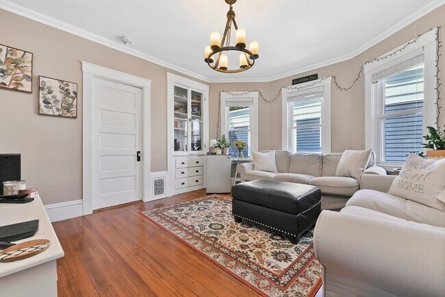 Foto del edificio - 257 E Cottage St