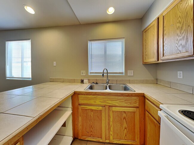 Foto del edificio - 3310 W Jackson St Unit 2