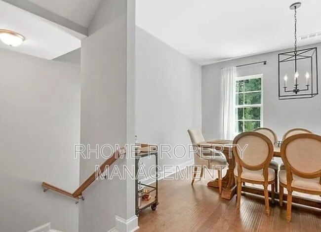 Foto del edificio - 299 Benson Manor Cir