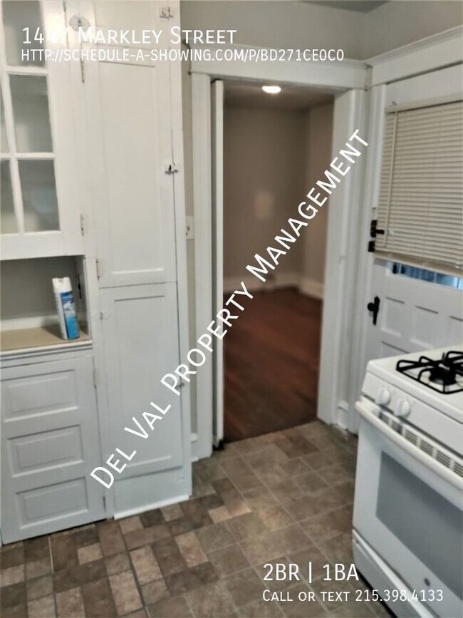 Foto del edificio - Brick-Front 2-BD, 1-BTH, Townhome for Rent...