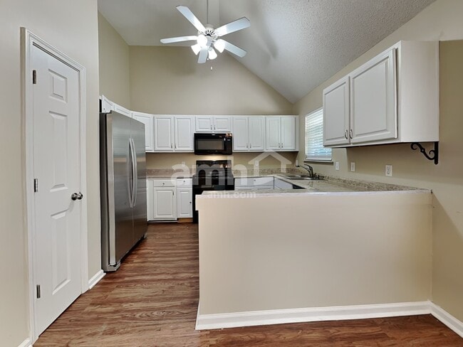 Building Photo - 131 Junco Way