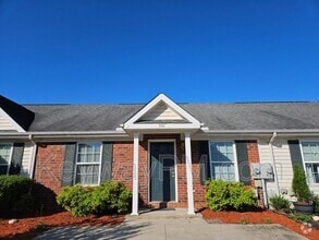 Building Photo - 551 Edgecliff Ln
