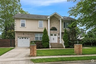 Building Photo - 1049 Owasco Rd