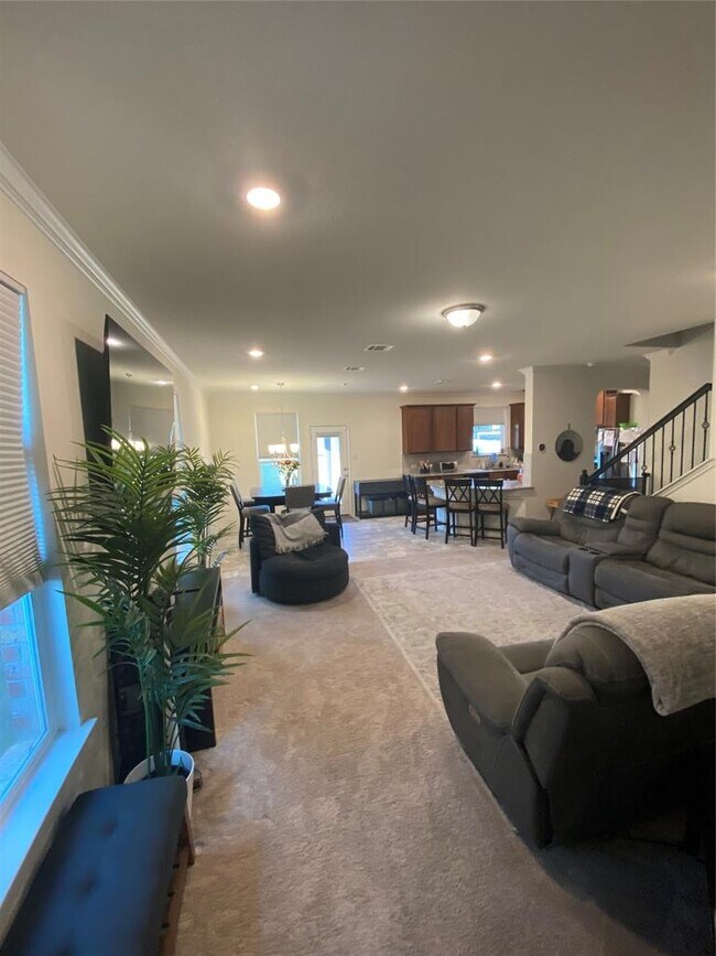 Building Photo - 4416 Avellino Dr