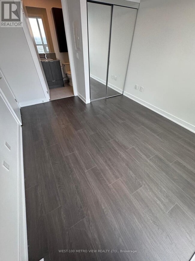 Building Photo - 430-3430 Square One Dr