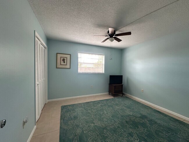 Building Photo - ANNUAL RENTAL - POINCIANA - PARTIALLY FURN...