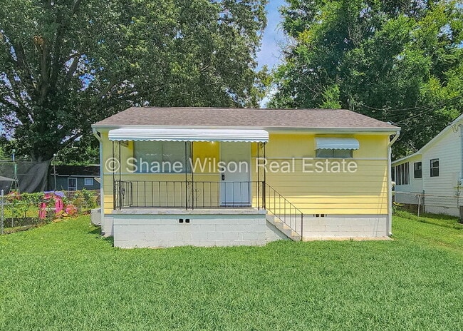 Building Photo - 804 Henderson Ave
