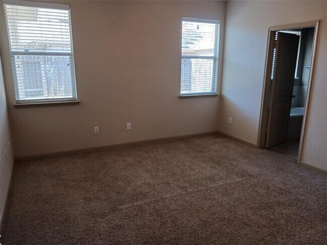 Foto del edificio - 6122 Norwood Meadows Ln