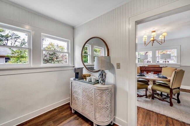 Foto del edificio - Charming 3 Bedroom Home in Historic District