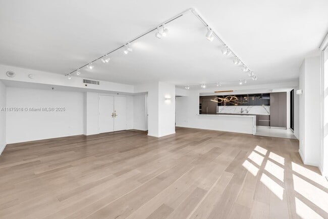 Foto del edificio - 9 Island Ave
