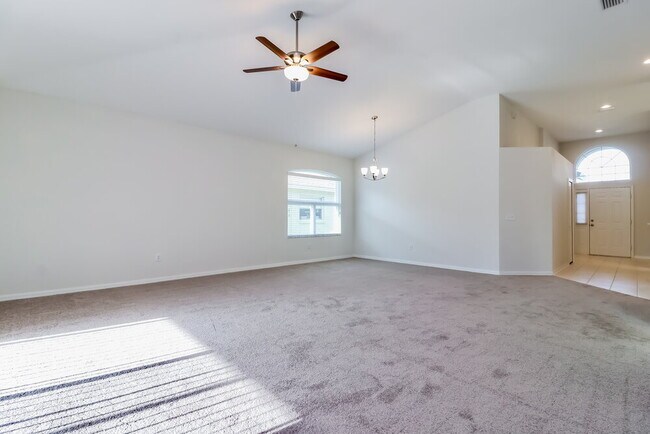 Building Photo - 1243 Maximilian Dr