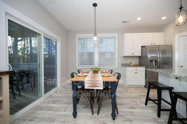 Foto del edificio - 225 Whirlaway Dr
